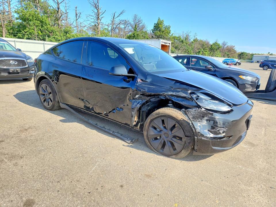 Photo 4 from auction – 2025 TESLA MODEL Y with VIN 7SAYGDEE6SF300000