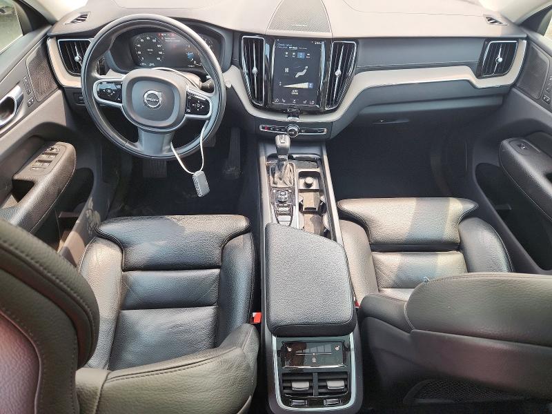 Photo 8 from auction – 2019 VOLVO XC60 with VIN LYV102RL2KB250939