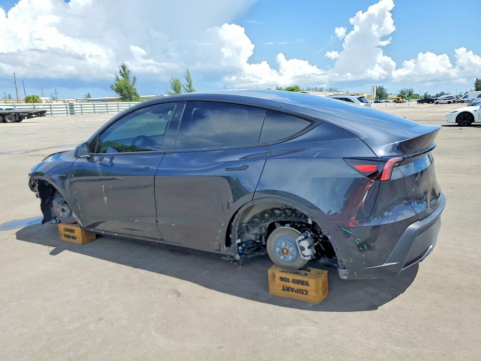 Foto 2 de la subasta – 2026 TESLA MODEL Y con VIN 7SAYGDED2TA705261