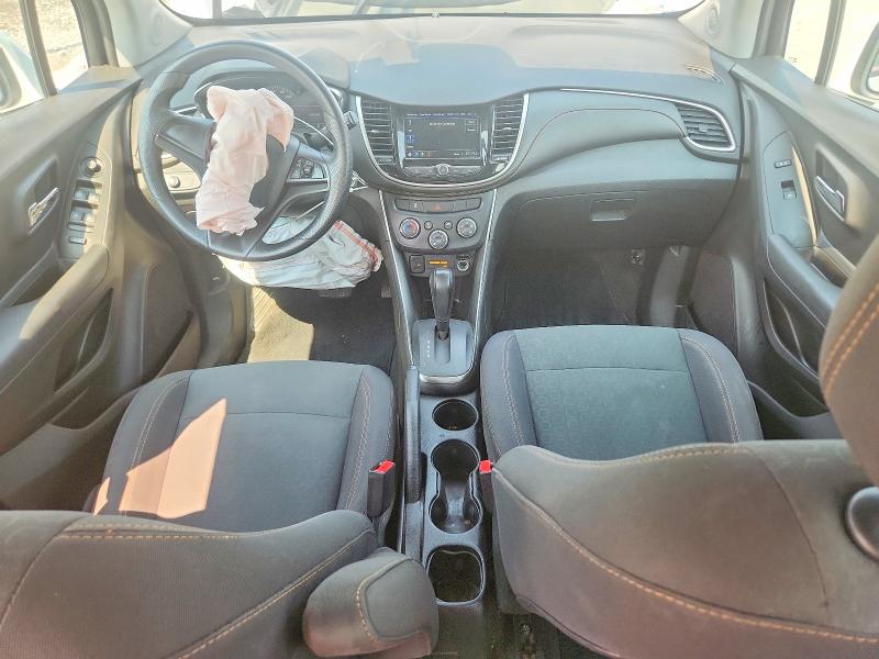 Photo 8 from auction – 2018 CHEVROLET TRAX with VIN 3GNCJKSB1JL321836