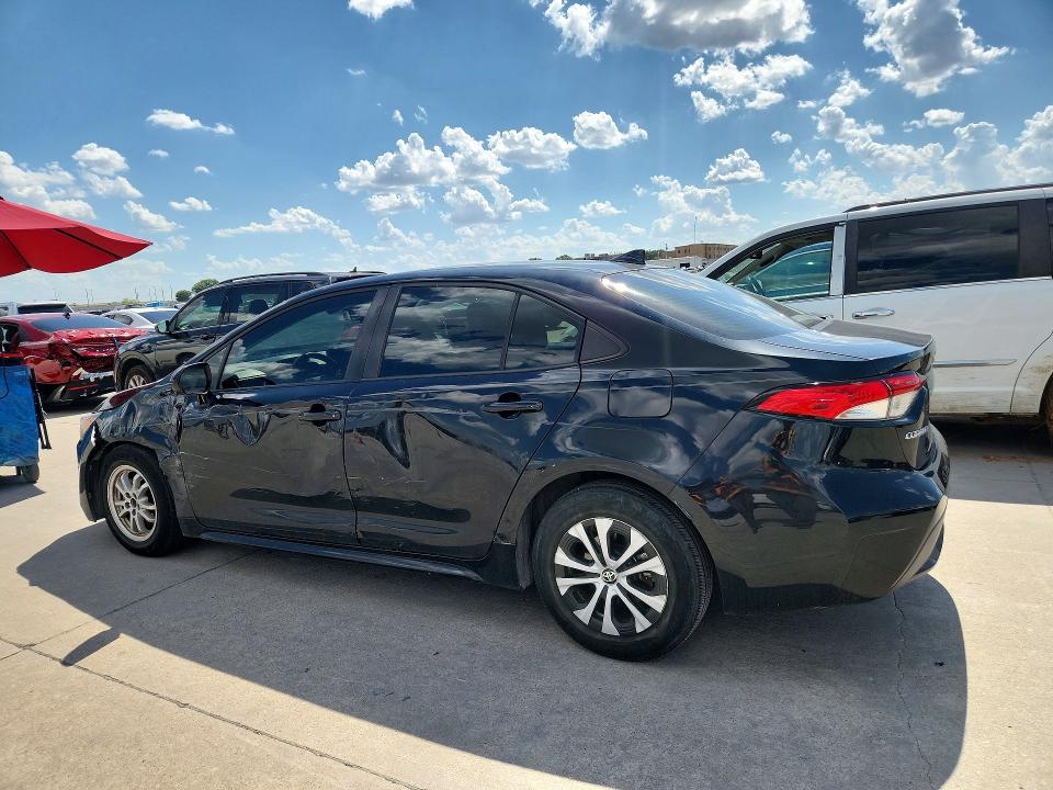 Photo 2 from auction – 2022 TOYOTA COROLLA with VIN JTDEAMDE2NJ047953
