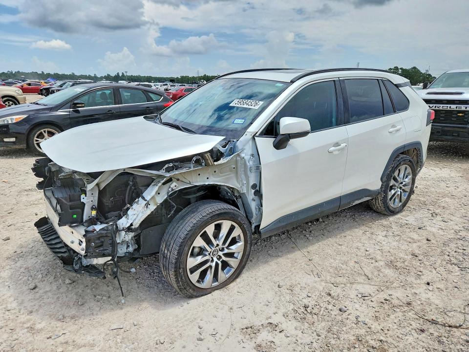 Photo 1 from auction – 2021 TOYOTA RAV4 with VIN 2T3C1RFV0MW112235