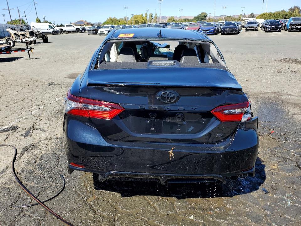 Photo 6 from auction – 2022 TOYOTA CAMRY with VIN 4T1G11AK2NU001521
