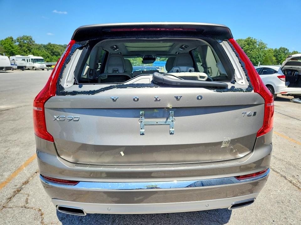 Photo 6 from auction – 2021 VOLVO XC90 with VIN YV4A22PL0M1671501