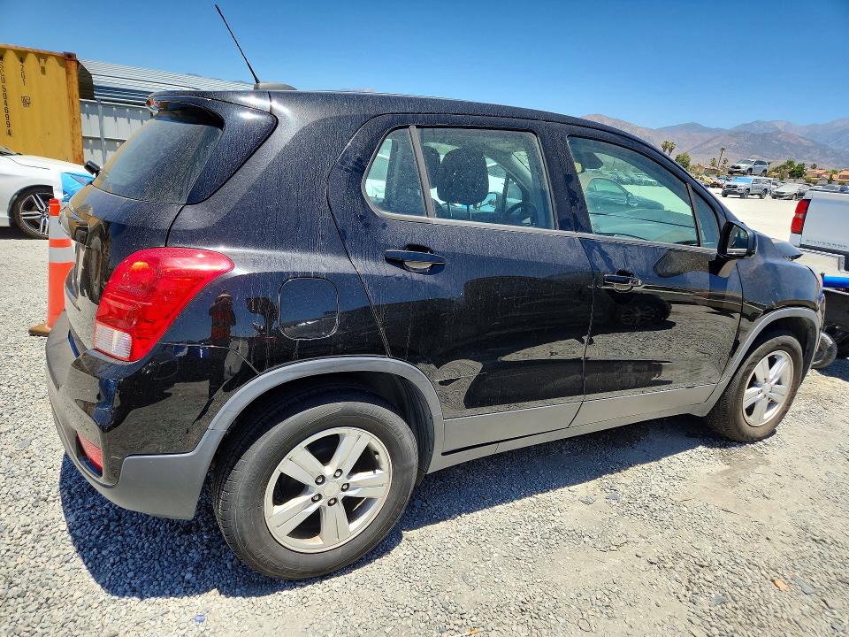 Photo 3 from auction – 2020 CHEVROLET TRAX with VIN 3GNCJKSB5LL122002
