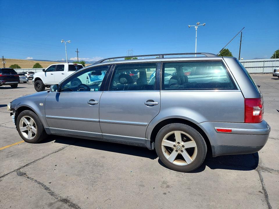 Photo 2 from auction – 2004 VOLKSWAGEN PASSAT with VIN WVWWH63B64E132935