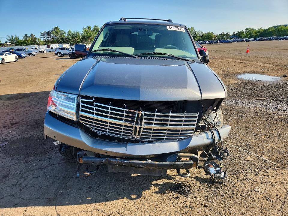 Photo 5 from auction – 2011 LINCOLN NAVIGATOR with VIN 5LMJJ3J50BEJ09120