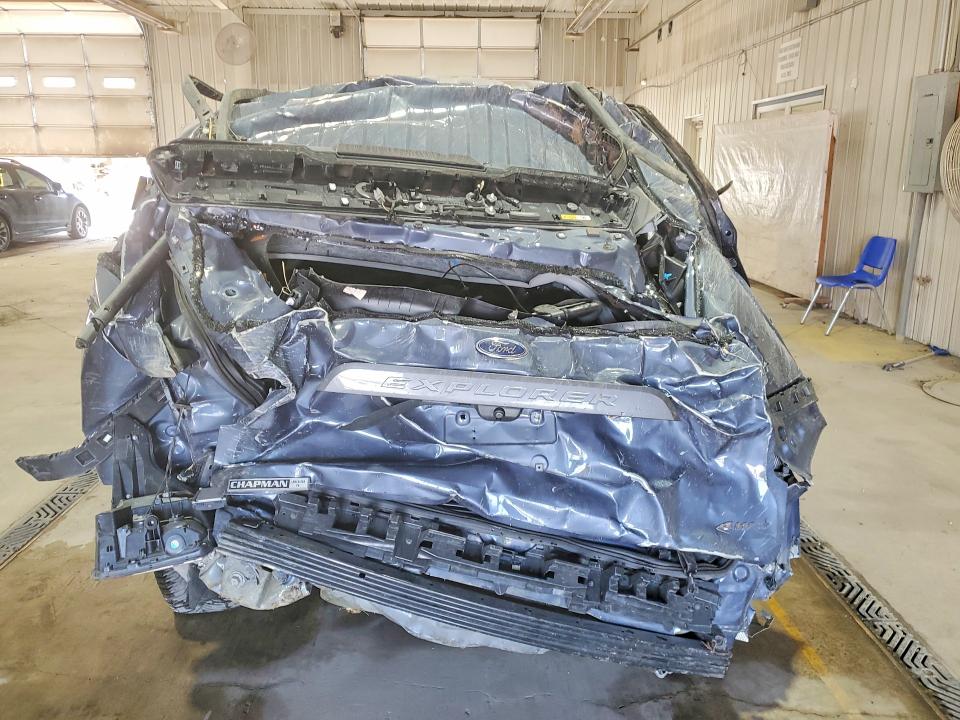 Photo 6 from auction – 2021 FORD EXPLORER with VIN 1FMSK8DH4MGA26739