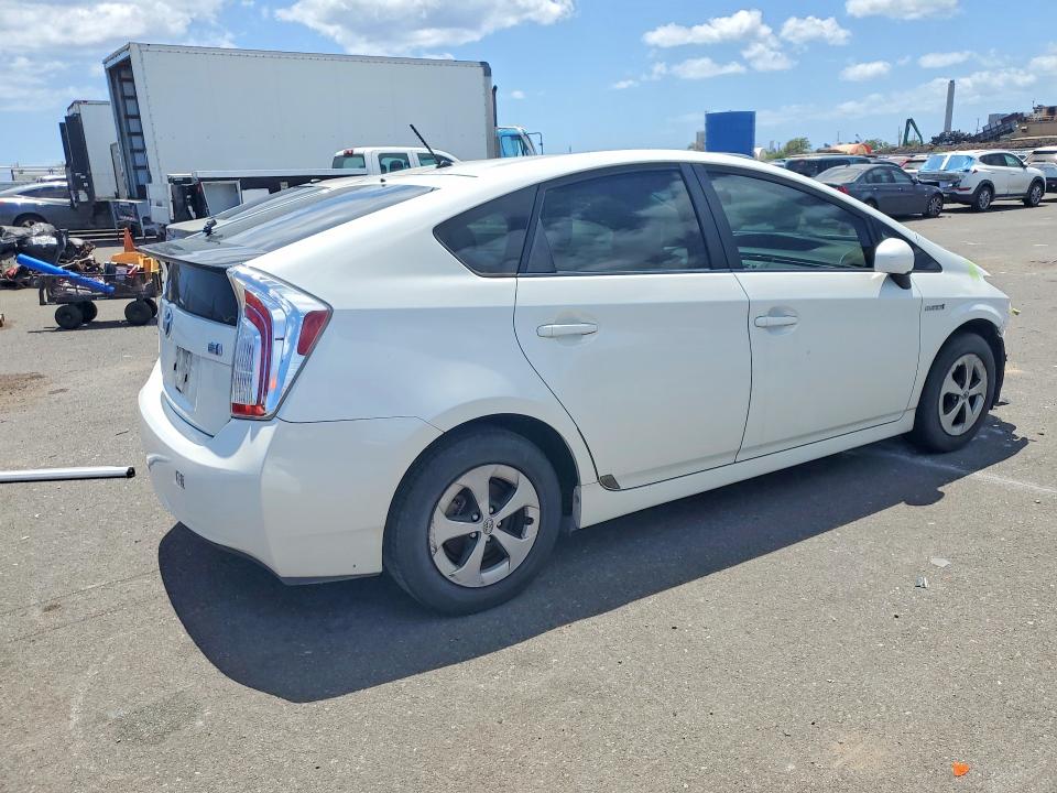 Photo 3 from auction – 2015 TOYOTA PRIUS with VIN JTDKN3DU7F0456935