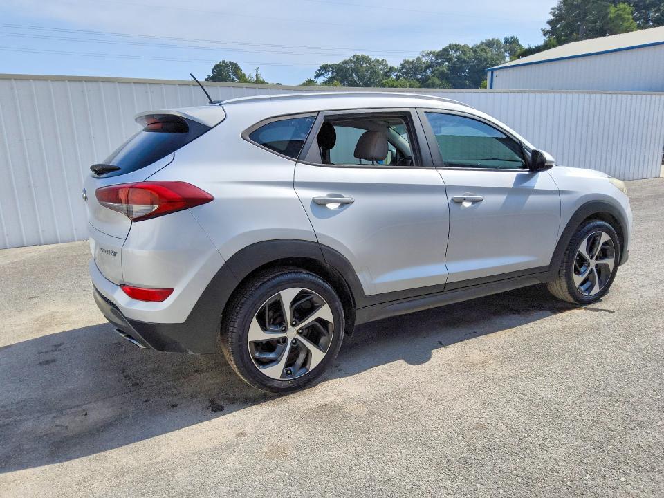 Photo 3 from auction – 2016 HYUNDAI TUCSON with VIN KM8J33A23GU029035