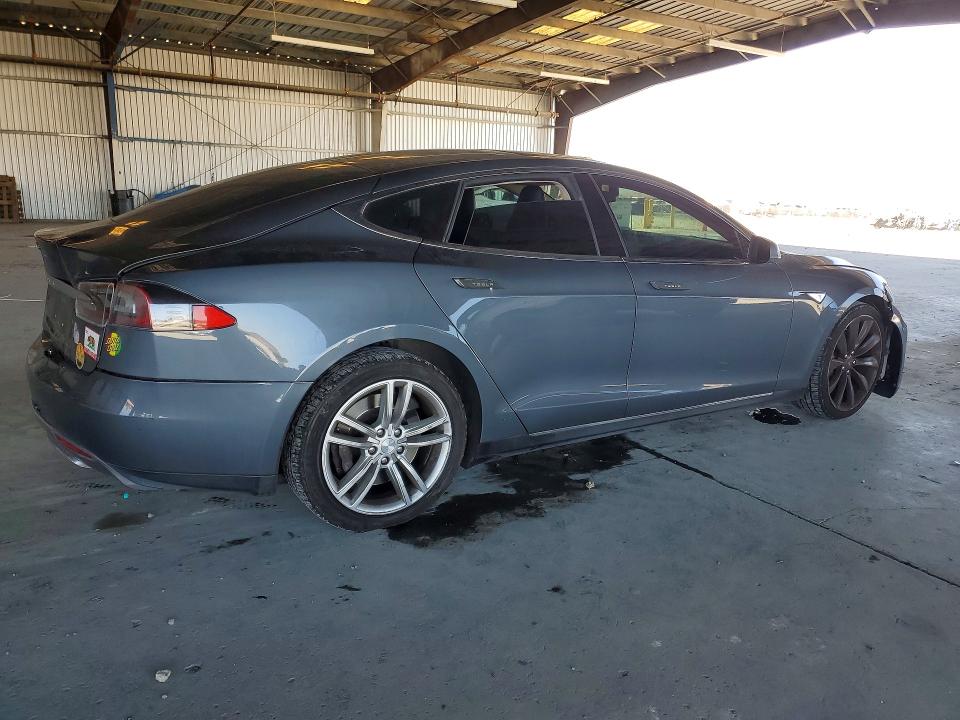 Photo 3 from auction – 2012 TESLA MODEL S with VIN 5YJSA1DP9CFP02763