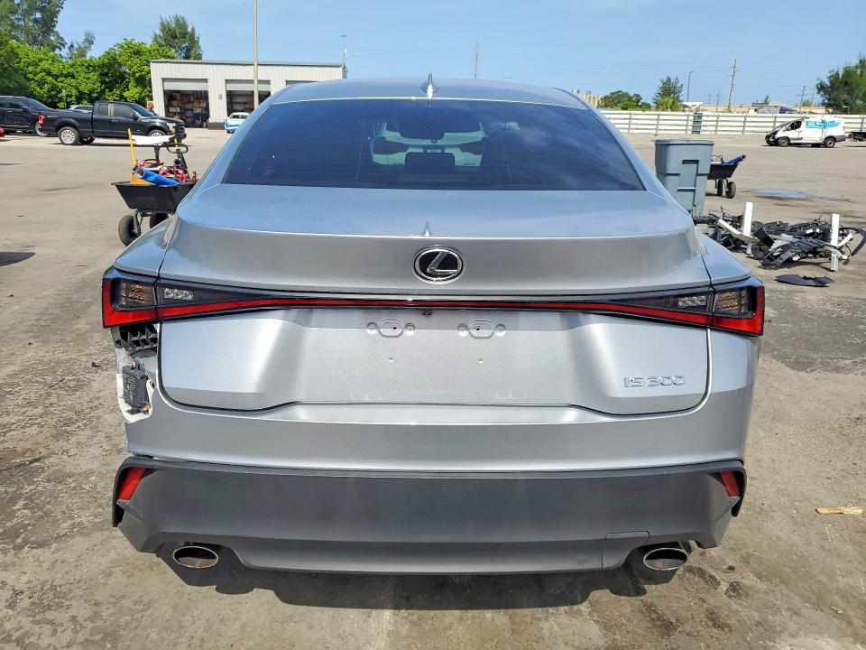 Photo 6 from auction – 2021 LEXUS IS with VIN JTHAA1D27M5111087