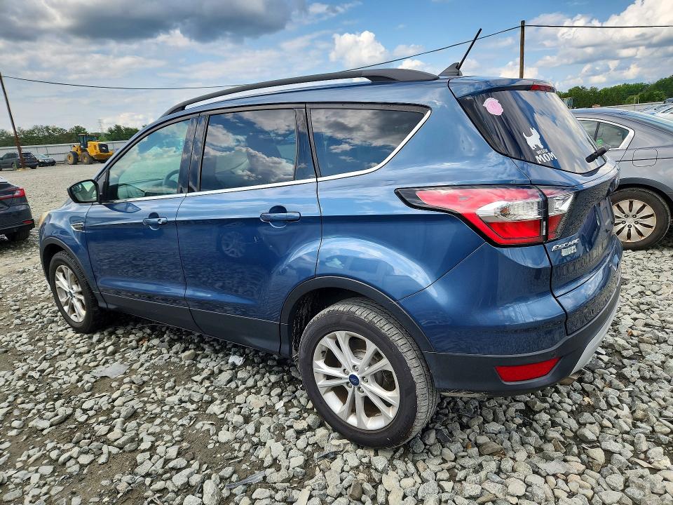 Photo 2 from auction – 2018 FORD ESCAPE with VIN 1FMCU9HD0JUB37068