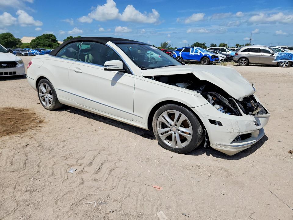 Photo 4 from auction – 2011 MERCEDES-BENZ E with VIN WDDKK5GF3BF097873