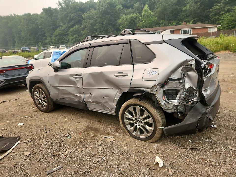 Photo 2 from auction – 2023 TOYOTA RAV4 with VIN 2T3A1RFVXPW399546