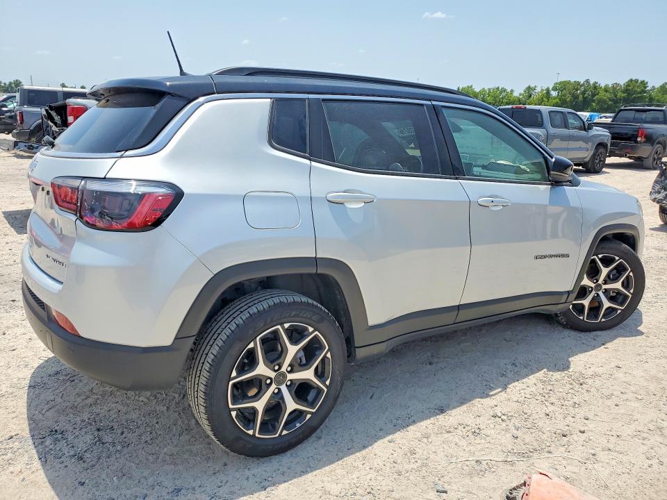 Photo 3 from auction – 2025 JEEP COMPASS with VIN 3C4NJDCN8ST509969