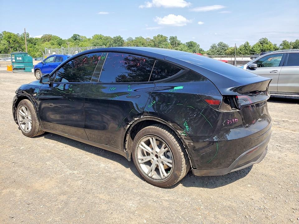 Снимка 2 от търг – 2022 TESLA MODEL Y с VIN 7SAYGDEE9NF422399