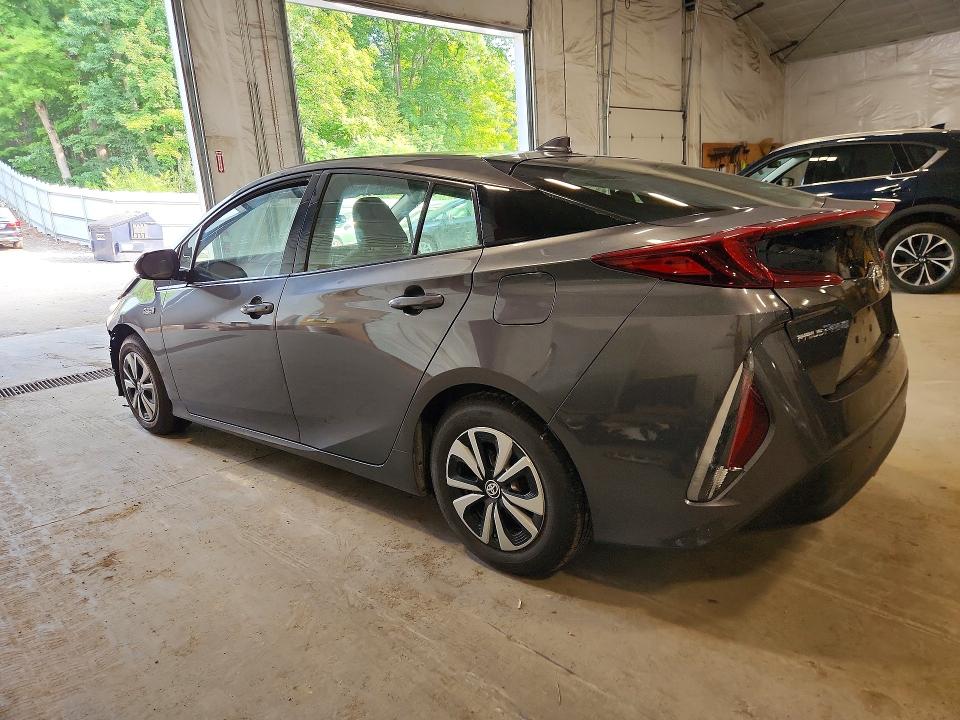 Photo 2 from auction – 2018 TOYOTA PRIUS PRIME with VIN JTDKARFP2J3100468