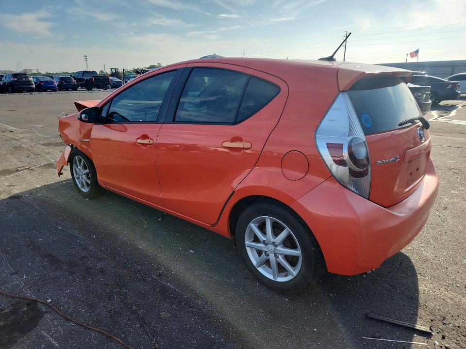 Photo 2 from auction – 2012 TOYOTA PRIUS C with VIN JTDKDTB37C1005765
