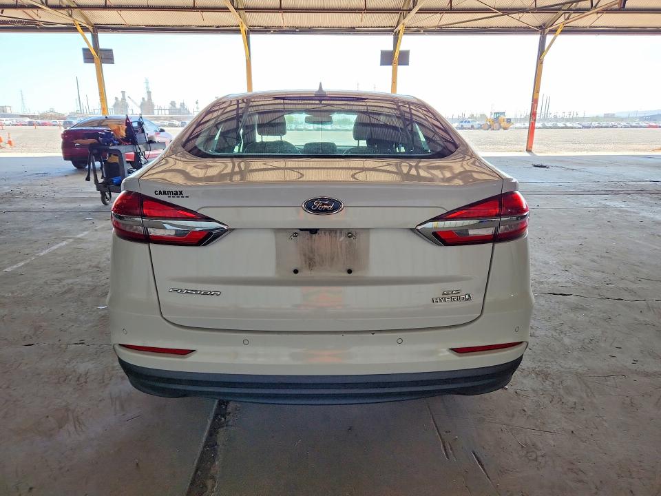 Photo 6 from auction – 2019 FORD FUSION with VIN 3FA6P0LU3KR221993