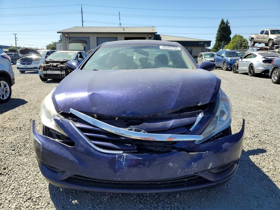 Photo 5 from auction – 2011 HYUNDAI SONATA with VIN 5NPEB4AC1BH248036
