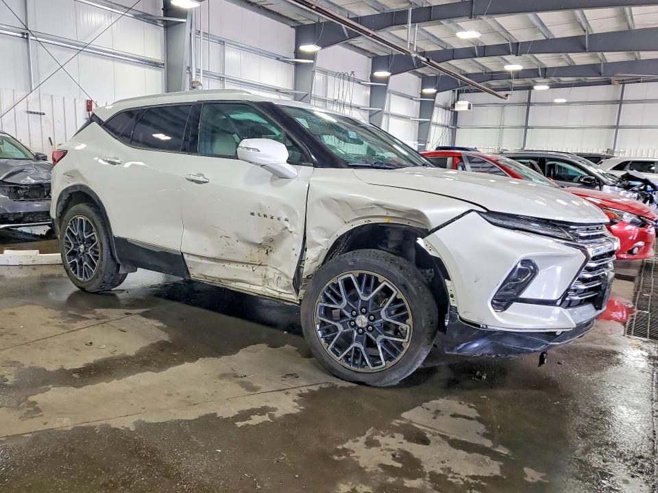 Photo 4 from auction – 2023 CHEVROLET BLAZER with VIN 3GNKBLRS4PS141155