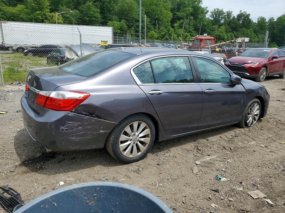 Photo 3 from auction – 2014 HONDA ACCORD with VIN 1HGCR2F82EA305630