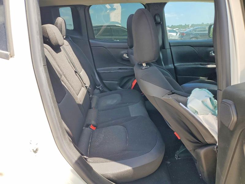 Photo 10 from auction – 2016 JEEP RENEGADE with VIN ZACCJBCT9GPD28968
