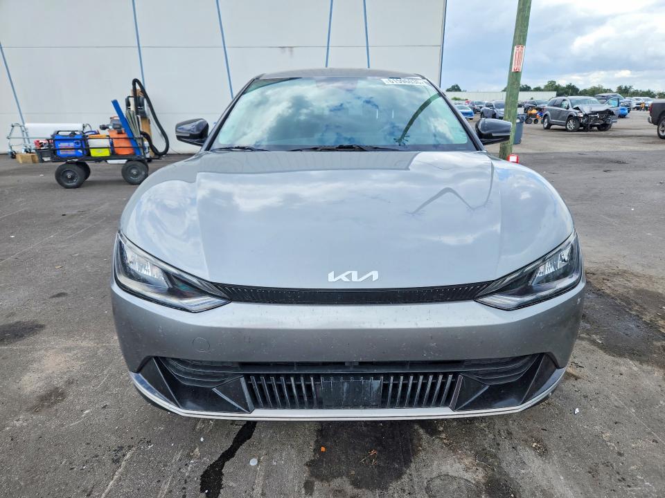 Photo 5 from auction – 2022 KIA EV6 with VIN KNDC34LA2N5048089
