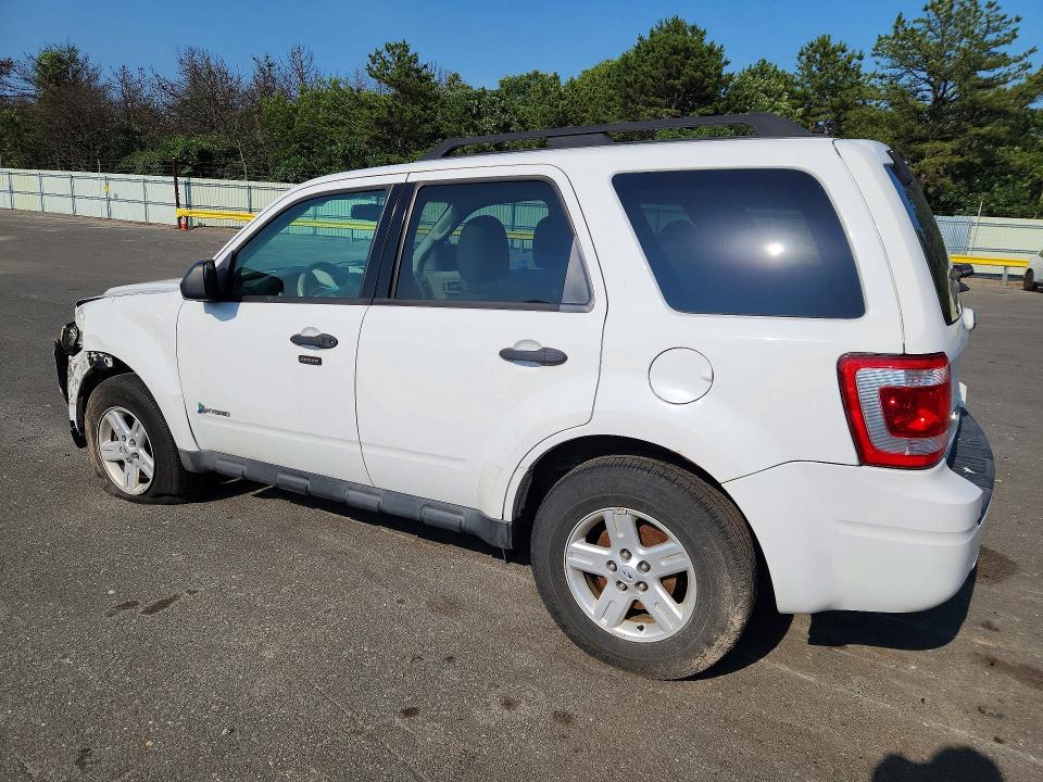 Photo 2 from auction – 2011 FORD ESCAPE with VIN 1FMCU5K35BKB48850