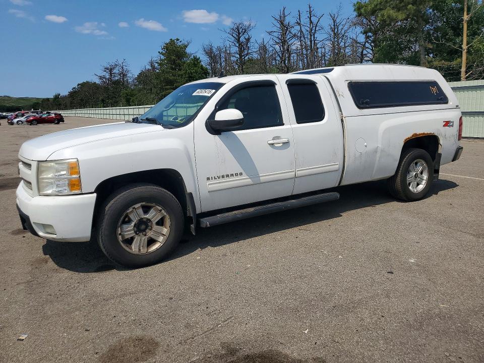 CHEVROLET SILVERADO 2010 with VIN 1GCSKTE09AZ216181 - Photo from auction