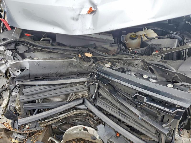 Photo 12 from auction – 2022 CHEVROLET SUBURBAN with VIN 1GNSKDKD5NR127704