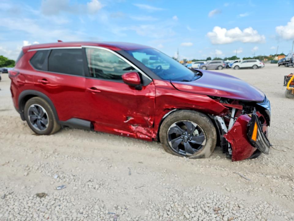 Photo 4 from auction – 2025 NISSAN ROGUE with VIN 5N1BT3BA7SC846825