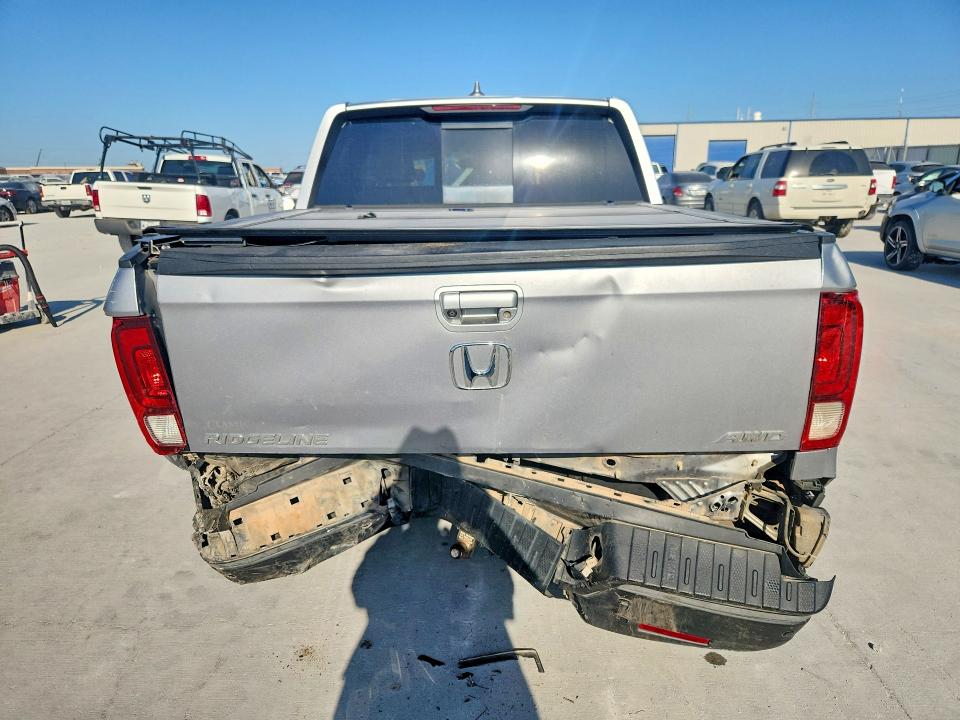 Photo 6 from auction – 2018 HONDA RIDGELINE with VIN 5FPYK3F72JB013779