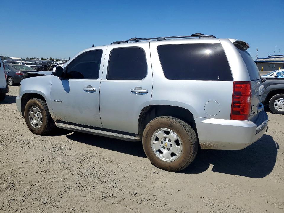 Photo 2 from auction – 2013 CHEVROLET TAHOE with VIN 1GNSCAE03DR106353
