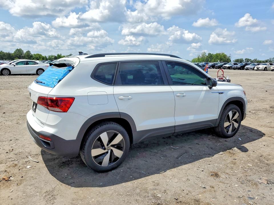 Photo 3 from auction – 2024 VOLKSWAGEN TAOS with VIN 3VV8X7B21RM063285