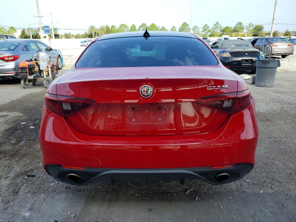 Photo 6 from auction – 2019 ALFA ROMEO GIULIA with VIN ZARFAMAN3K7600844