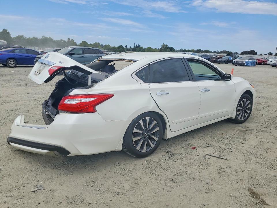 Foto 3 de la subasta – 2016 NISSAN ALTIMA con VIN 1N4AL3AP1GC292670