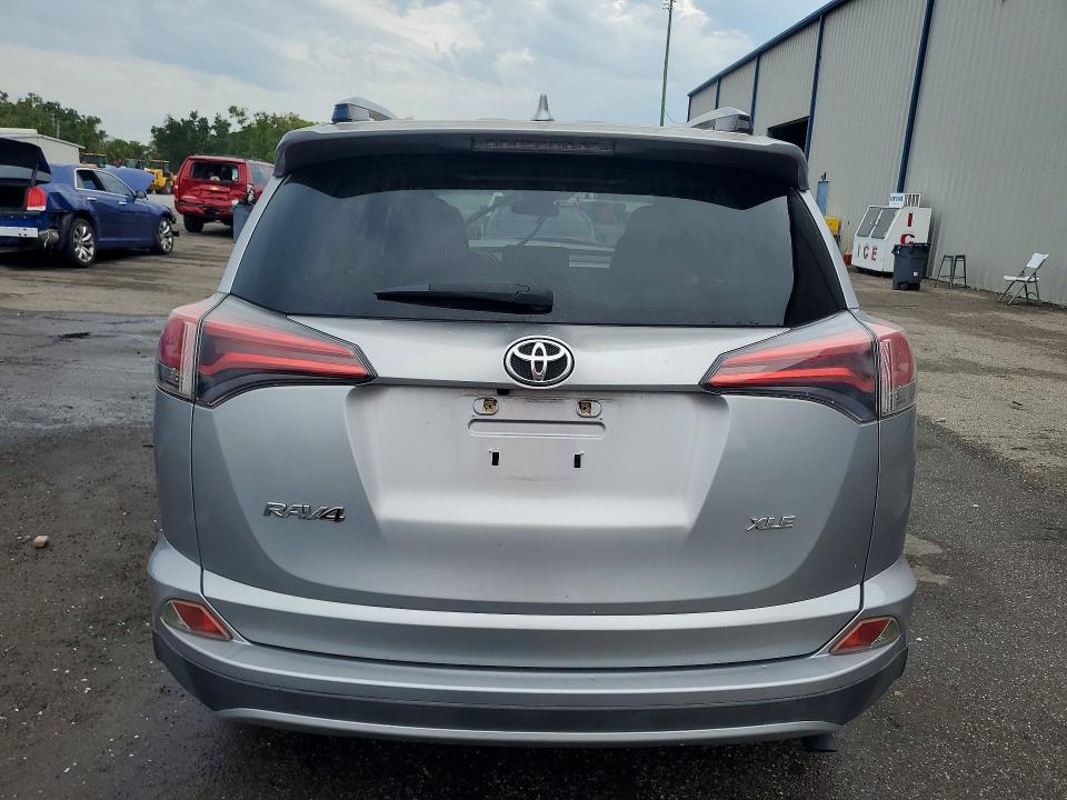 Photo 6 from auction – 2018 TOYOTA RAV4 with VIN JTMWFREV9JD112839