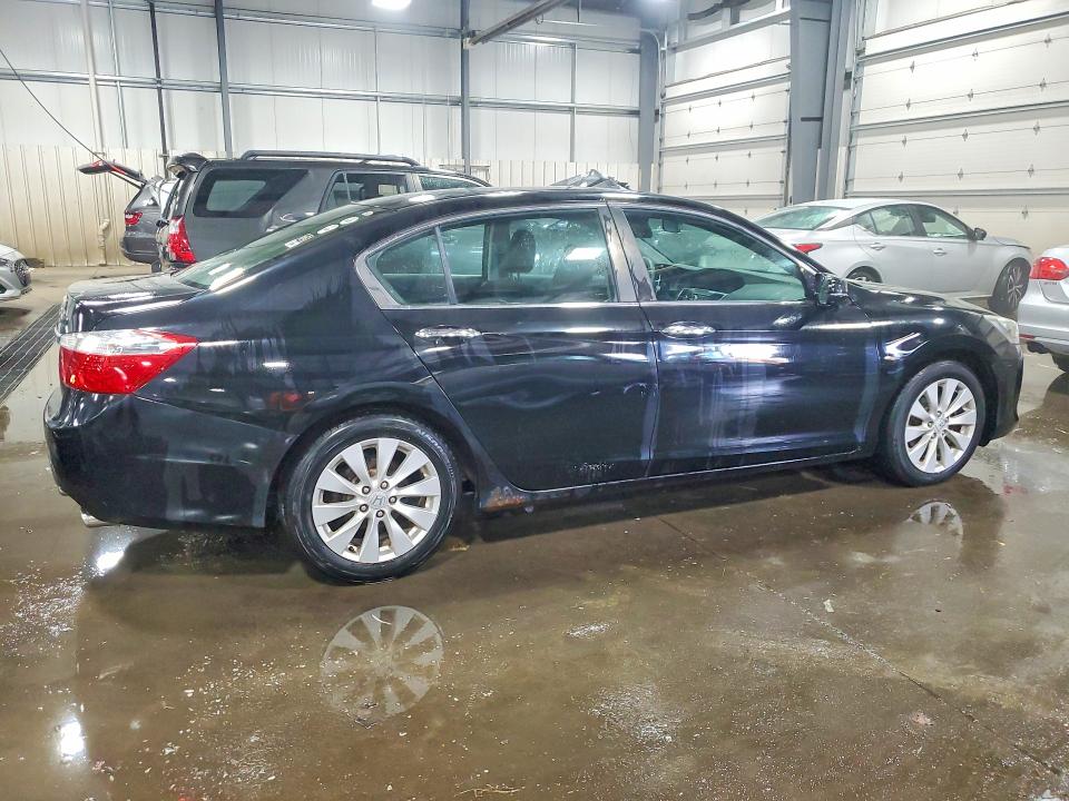 Photo 3 from auction – 2014 HONDA ACCORD with VIN 1HGCR2F76EA052903