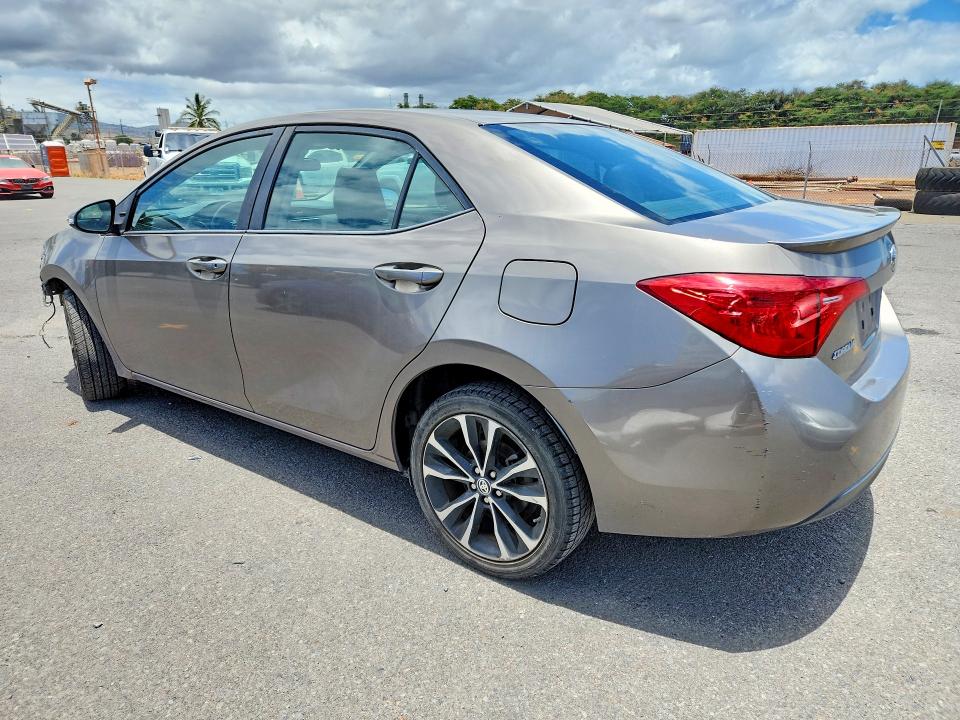 Снимка 2 от търг – 2018 TOYOTA COROLLA с VIN 5YFBURHE5JP752625