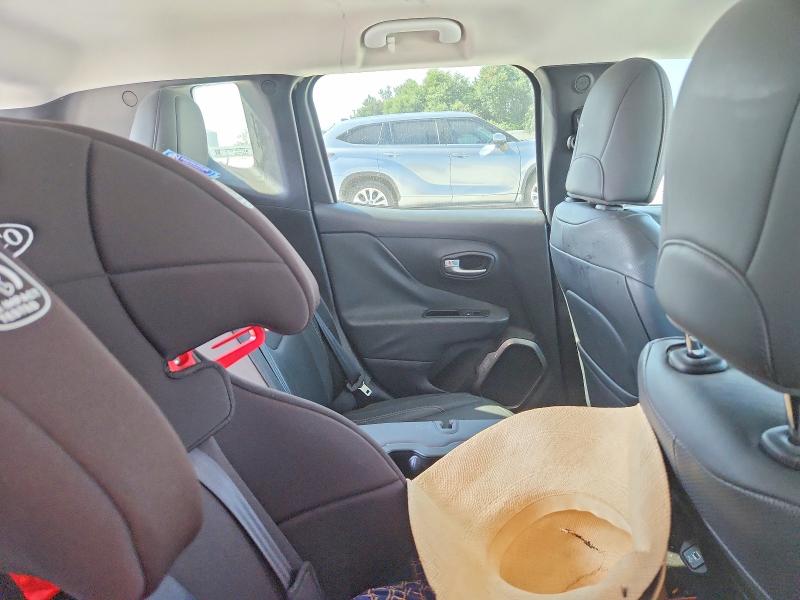 Photo 10 from auction – 2018 JEEP RENEGADE with VIN ZACCJADB2JPJ11184