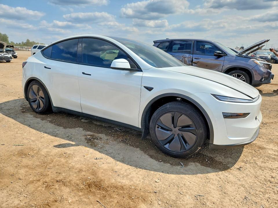 Photo 4 from auction – 2026 TESLA MODEL Y with VIN 7SAYGDEE6TF350378