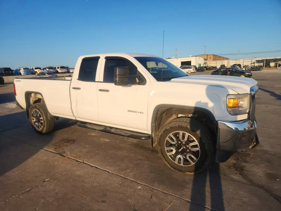 Photo 4 from auction – 2015 GMC SIERRA with VIN 1GT22XEG9FZ100247