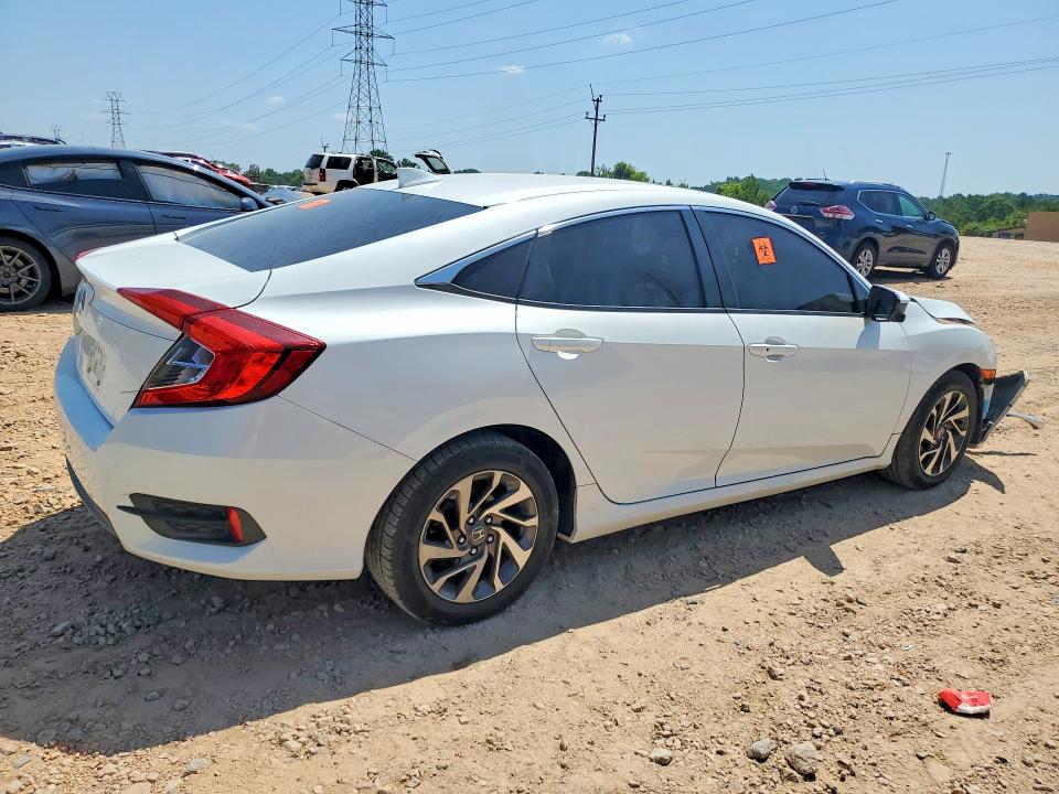Photo 3 from auction – 2018 HONDA CIVIC with VIN 2HGFC2F71JH541395