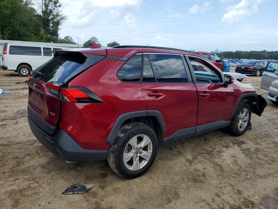 Photo 3 from auction – 2021 TOYOTA RAV4 with VIN 2T3W1RFV2MW164513