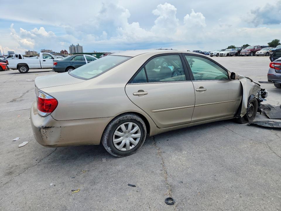 Photo 3 from auction – 2005 TOYOTA CAMRY with VIN 4T1BE32K65U019402