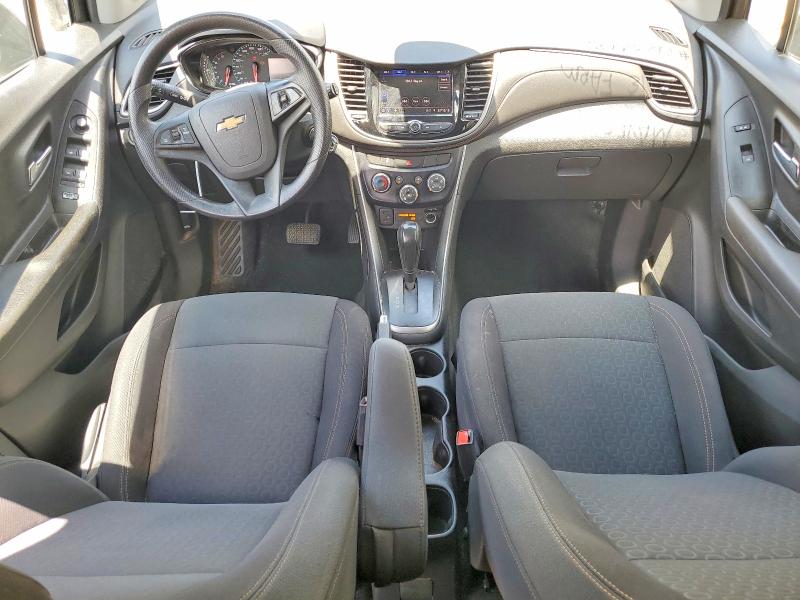 Photo 8 from auction – 2020 CHEVROLET TRAX with VIN 3GNCJKSB9LL341030