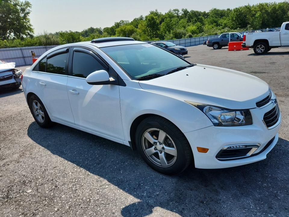 Photo 4 from auction – 2015 CHEVROLET CRUZE with VIN 1G1PC5SB0F7261400