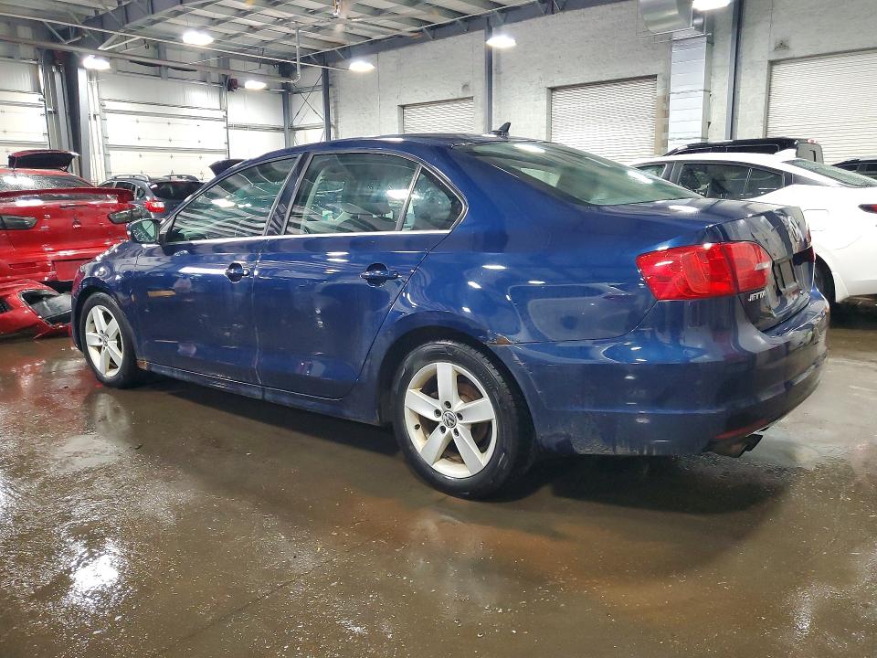 Photo 2 from auction – 2014 VOLKSWAGEN JETTA with VIN 3VWLL7AJ6EM382802